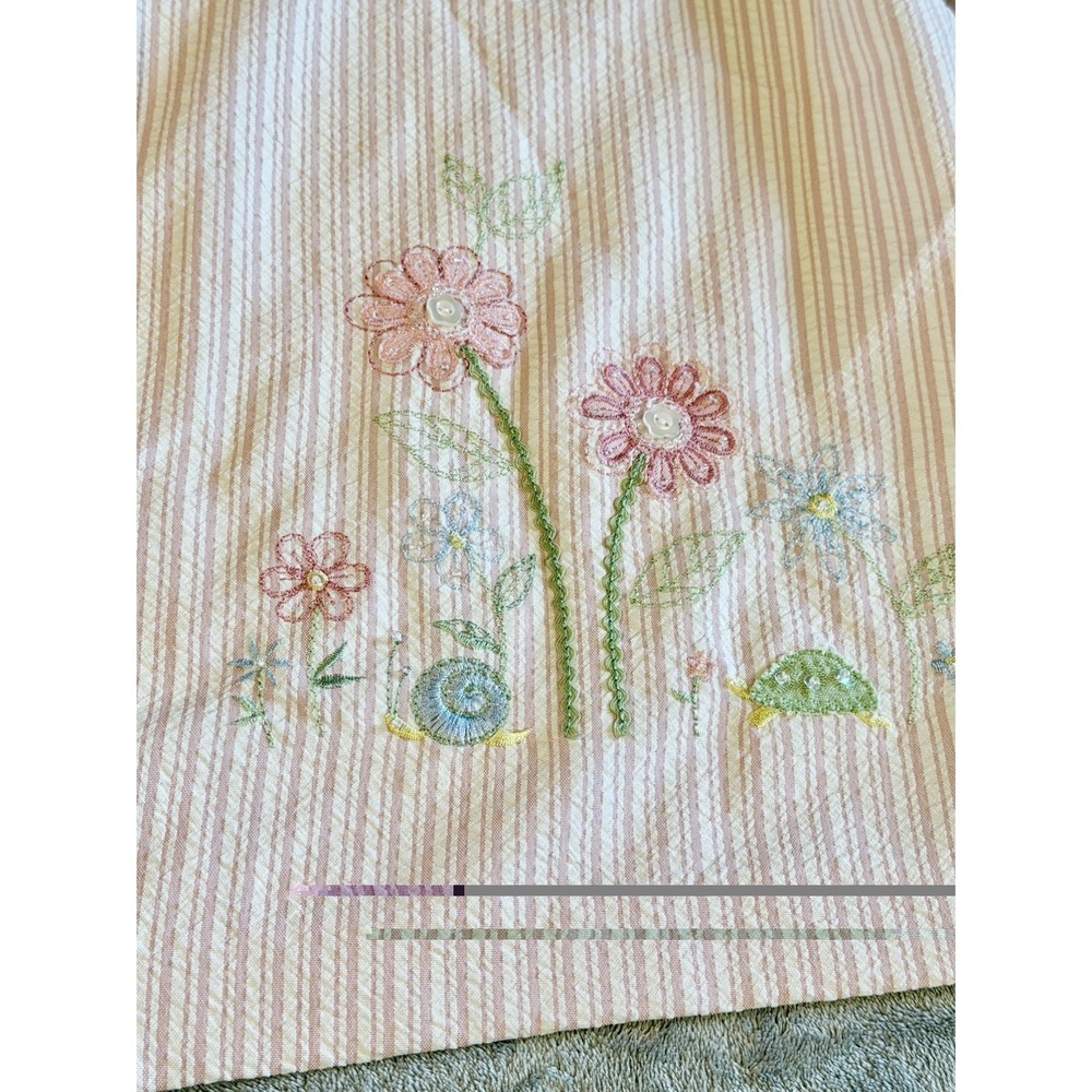 ALFRED DUNNER Women's Seersucker Shirt Pink Striped Embroidered Floral 14